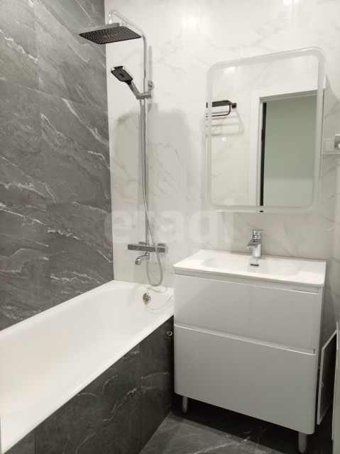 1 комн., 39 м², Монолитно-каркасный, Центр - район пл. Дружбы 11