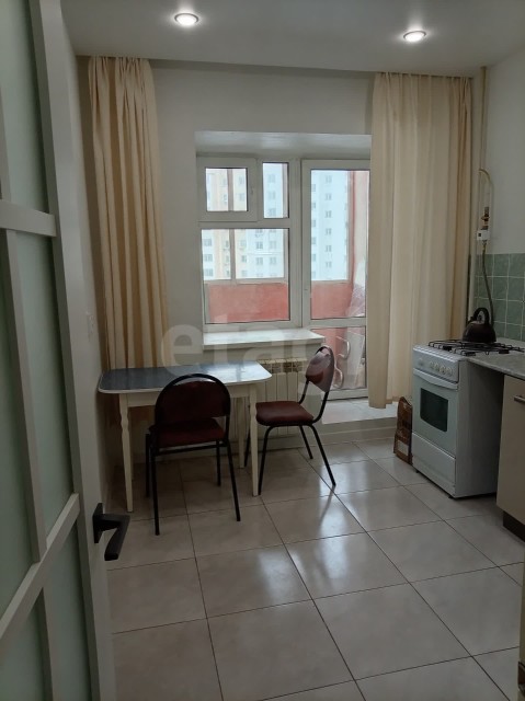 1 комн., 39 м², Монолитно-каркасный, Центр - район пл. Дружбы 2