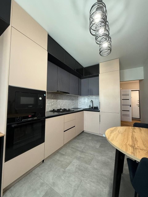 1 комн., 43 м², Монолитно-каркасный, Сахацирк 2