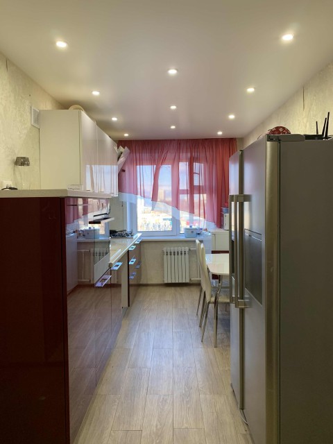 3 комн., 62 м², КПД, Гимеин 2