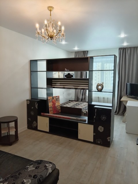 1 комн., 39 м², Монолитно-каркасный, Центр - район пл. Дружбы 5