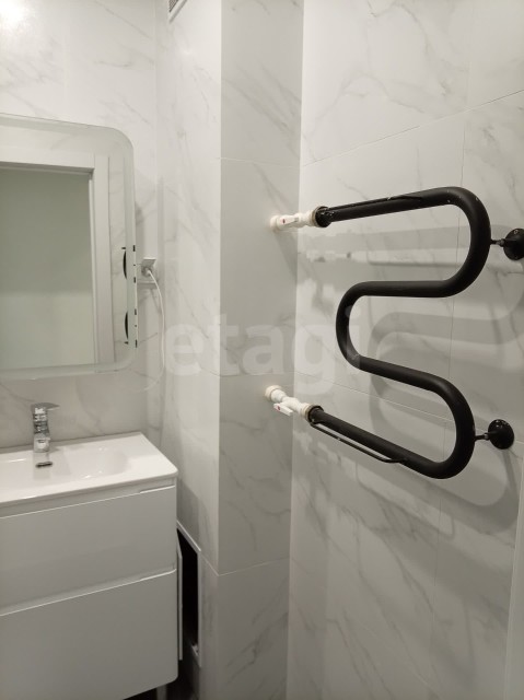 1 комн., 39 м², Монолитно-каркасный, Центр - район пл. Дружбы 13