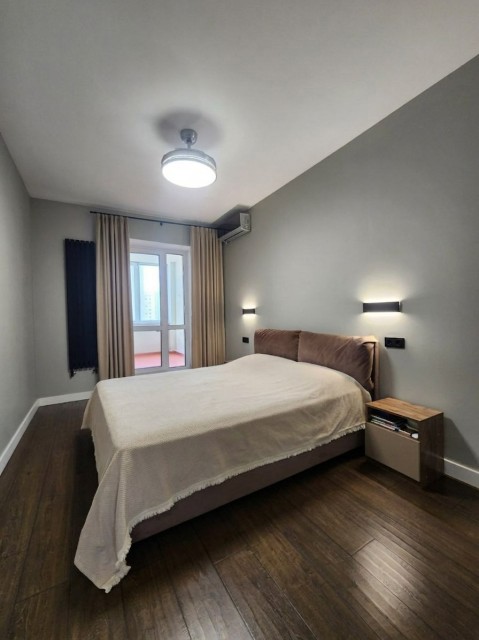 3 комн., Блочный, Центр - район пл. Орджоникидзе 5