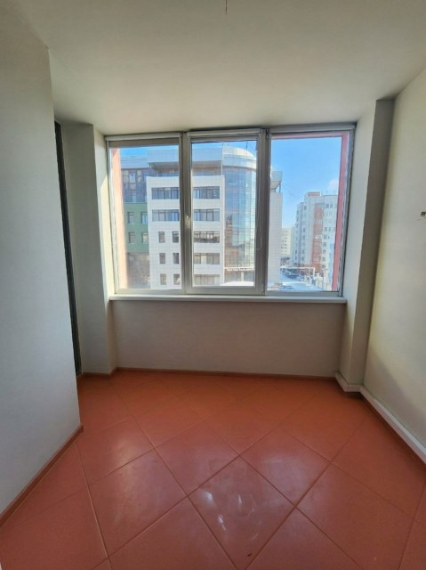 3 комн., Блочный, Центр - район пл. Орджоникидзе 8