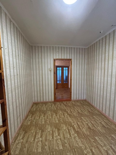 4 комн., 105 м², Блочный, Центр - район пл. Орджоникидзе 11