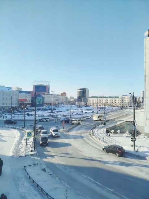 3 комн., 79 м², Сталинка, Центр - район пл. Орджоникидзе