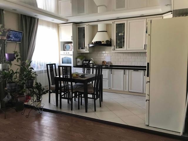 3 комн., 95 м², Инд. планировка, 202 мкрн.