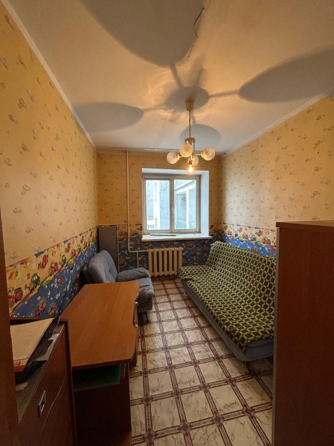 4 комн., 105 м², Блочный, Центр - район пл. Орджоникидзе 12