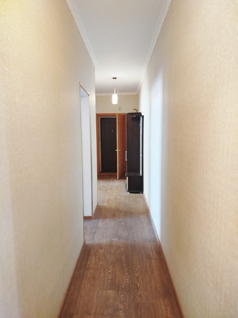 3 комн., 79 м², Сталинка, Центр - район пл. Орджоникидзе 10