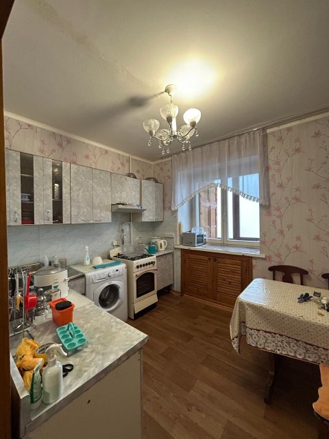 4 комн., 105 м², Блочный, Центр - район пл. Орджоникидзе 15