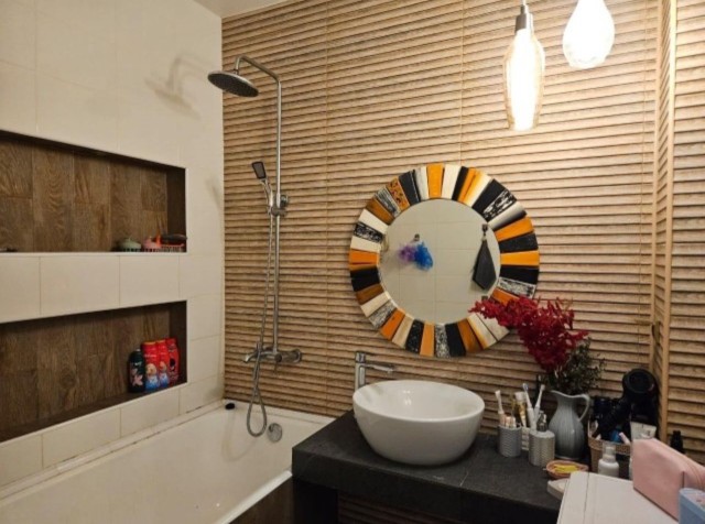 3 комн., Монолитно-каркасный, Автовокзал 7