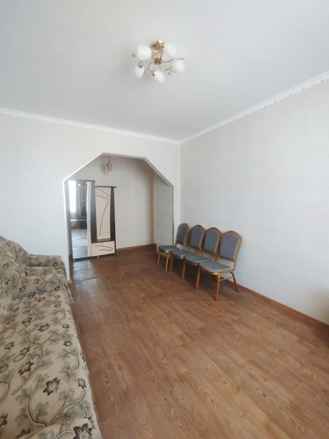 3 комн., 79 м², Сталинка, Центр - район пл. Орджоникидзе 4