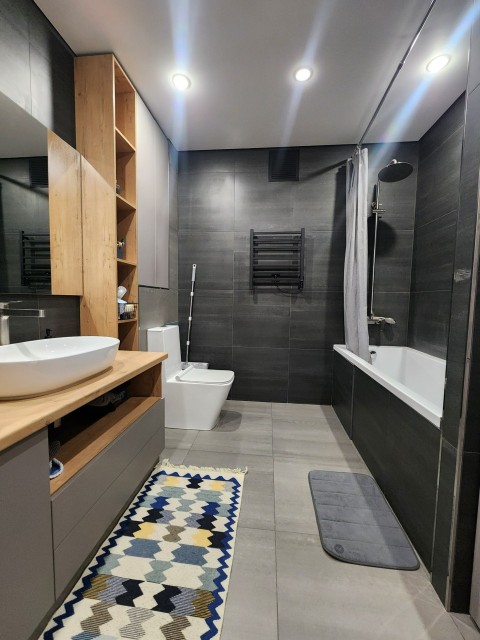 3 комн., Блочный, Центр - район пл. Орджоникидзе 10