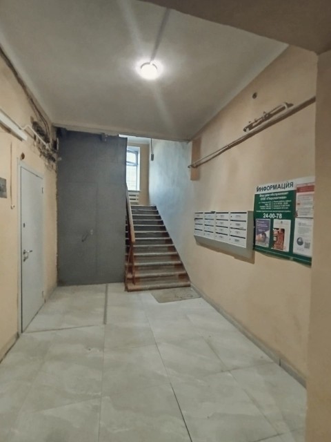 3 комн., 79 м², Сталинка, Центр - район пл. Орджоникидзе 14