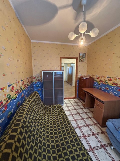 4 комн., 105 м², Блочный, Центр - район пл. Орджоникидзе 13