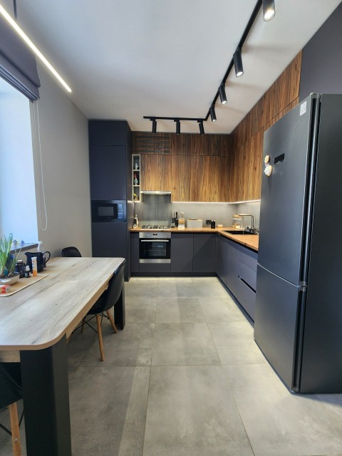 3 комн., Блочный, Центр - район пл. Орджоникидзе 2