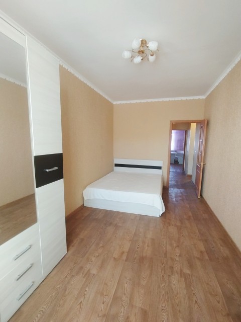 3 комн., 79 м², Сталинка, Центр - район пл. Орджоникидзе 8