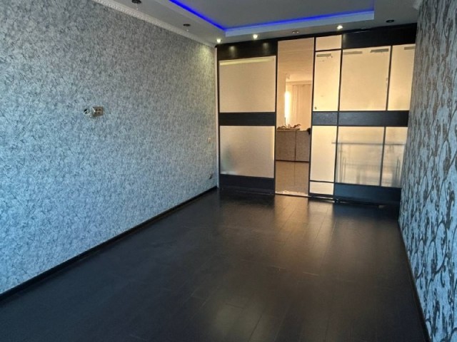 2 комн., 68 м², Монолитно-каркасный, Площадь Победы 9