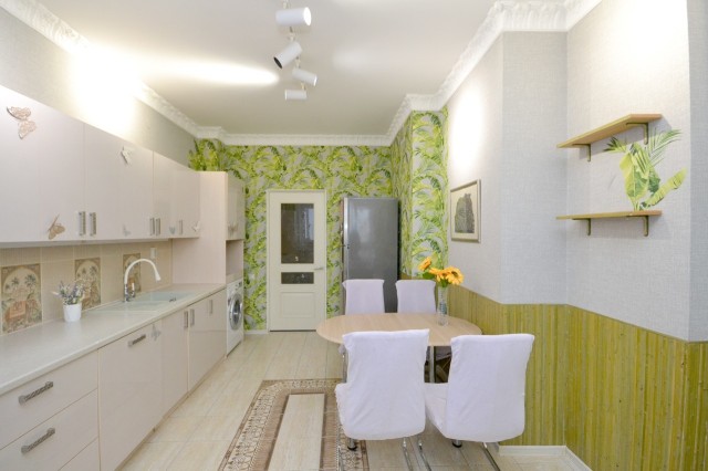 3 комн., 103 м², Монолитно-каркасный, Сахацирк 5