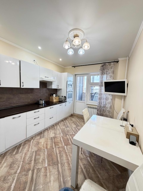 3 комн., 82 м², Монолитно-каркасный, Гимеин 7