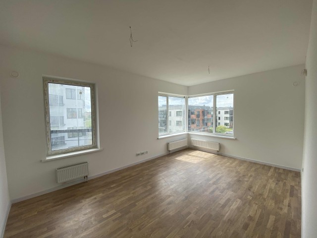 3 комн., 84 м², Блочный, Другие районы 9