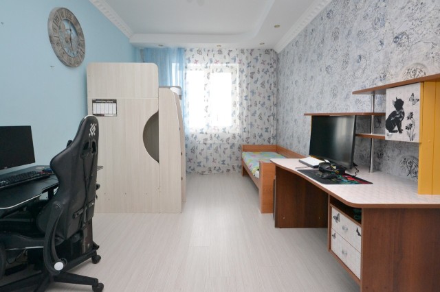 3 комн., 103 м², Монолитно-каркасный, Сахацирк 11