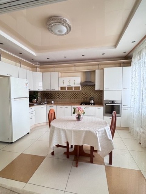 3 комн., 90 м², 112 серия, Сахацирк 3