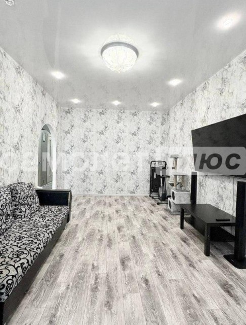 3 комн., 71 м², Блочный, Жатай 8