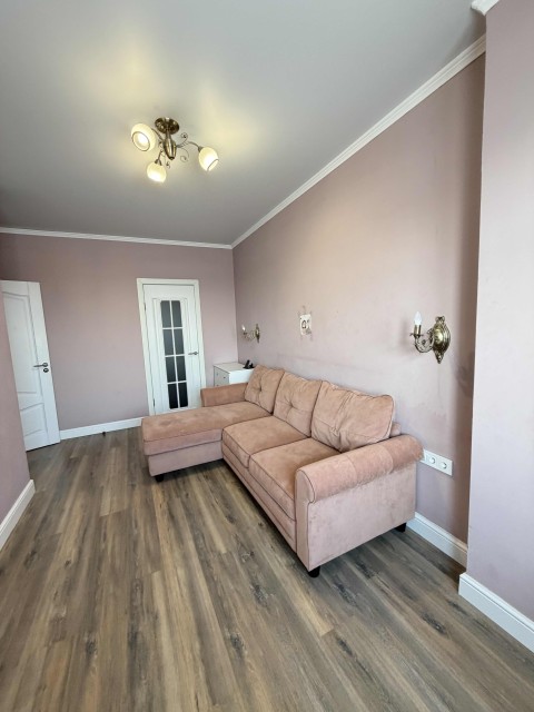 3 комн., 82 м², Монолитно-каркасный, Гимеин