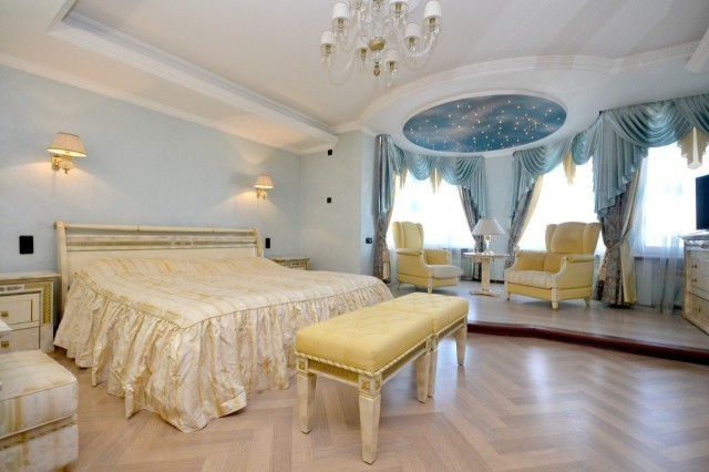 Больше 4 комн., 270 м², Монолитно-каркасный, Центр - район пл. Ленина 5