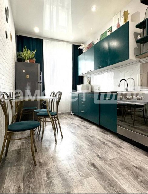 3 комн., 71 м², Блочный, Жатай