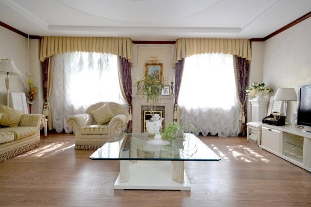 Больше 4 комн., 270 м², Монолитно-каркасный, Центр - район пл. Ленина 2