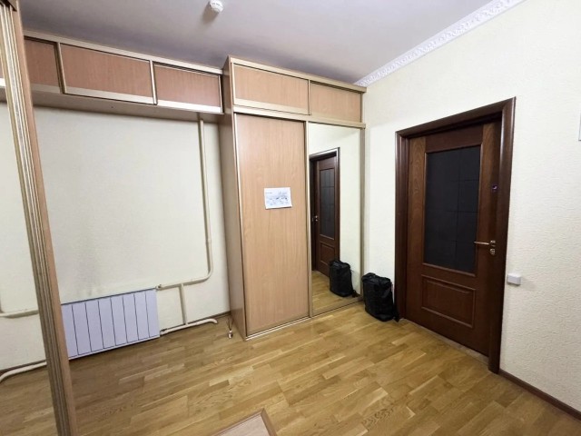 2 комн., 64 м², Монолитно-каркасный, Крестьянский рынок, стадион "Туймаада" 3