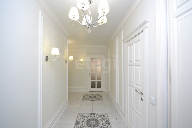 3 комн., 108 м², Монолитно-каркасный, 203 мкрн.