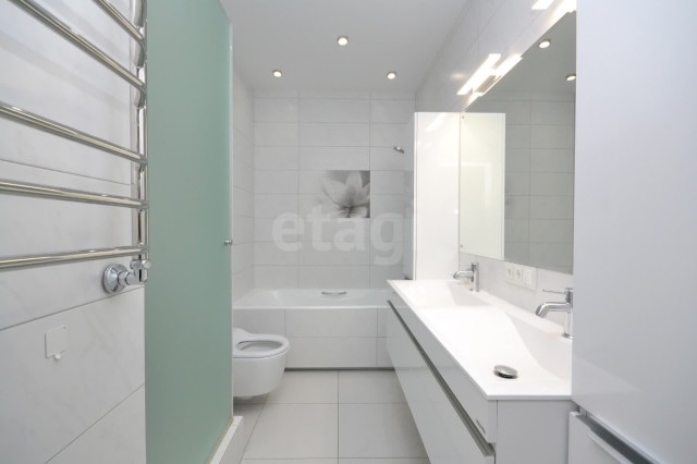 3 комн., 108 м², Монолитно-каркасный, 203 мкрн. 17