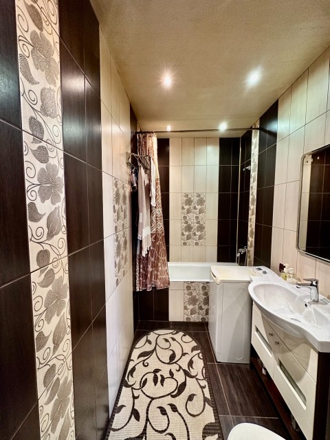 2 комн., 50 м², Монолитно-каркасный, Площадь Победы 12