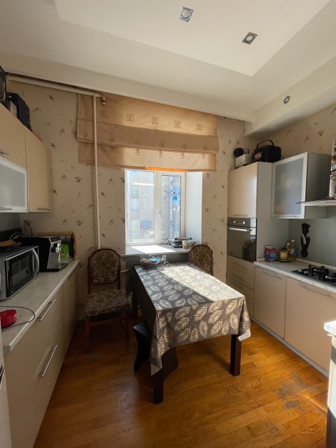 3 комн., 70 м², Инд. планировка, Центр - район пл. Орджоникидзе 5