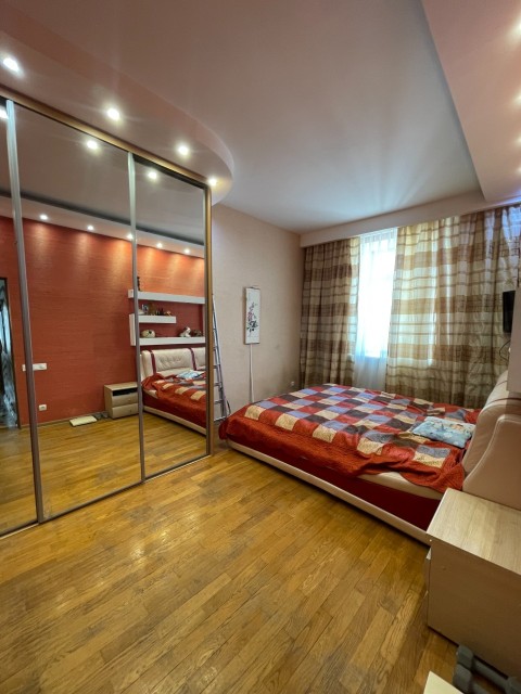 3 комн., 70 м², Инд. планировка, Центр - район пл. Орджоникидзе 6