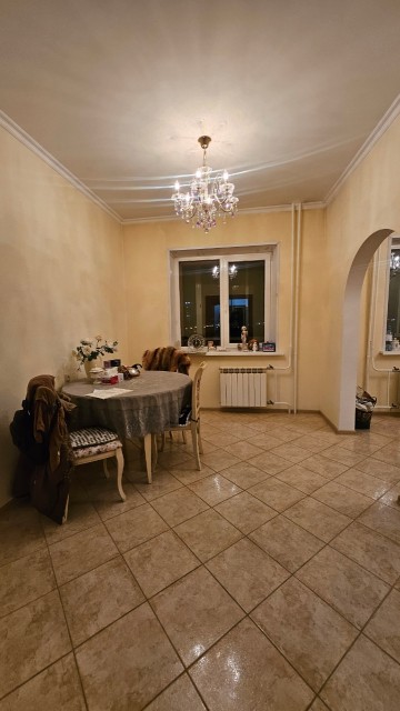 4 комн., 95 м², 112 серия, Областная больница, рынок "Манньыаттаах"