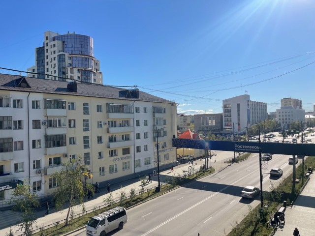 3 комн., 70 м², Инд. планировка, Центр - район пл. Орджоникидзе 13