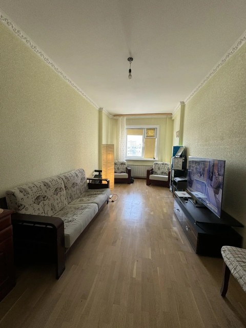 2 комн., 64 м², Монолитно-каркасный, Крестьянский рынок, стадион "Туймаада"