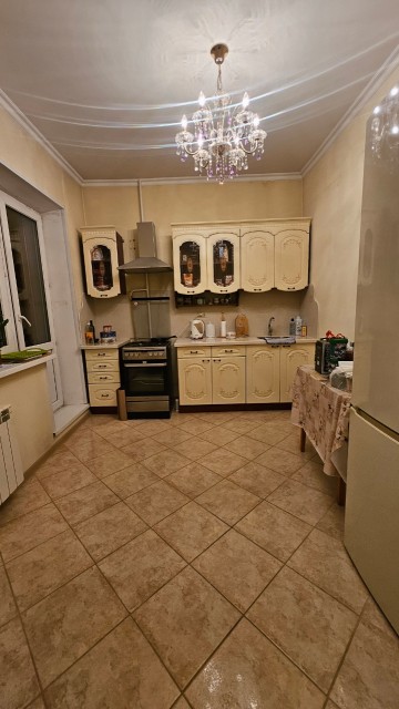 4 комн., 95 м², 112 серия, Областная больница, рынок "Манньыаттаах" 2