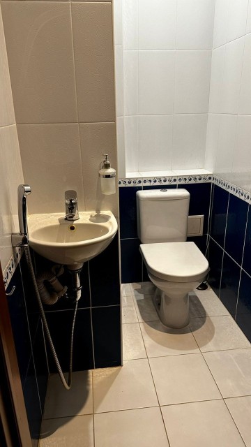 2 комн., 84 м², Блочный, Областная больница, рынок "Манньыаттаах" 6