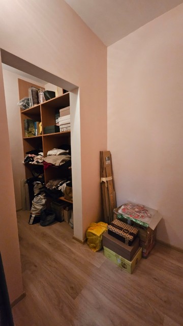 4 комн., 95 м², 112 серия, Областная больница, рынок "Манньыаттаах" 8