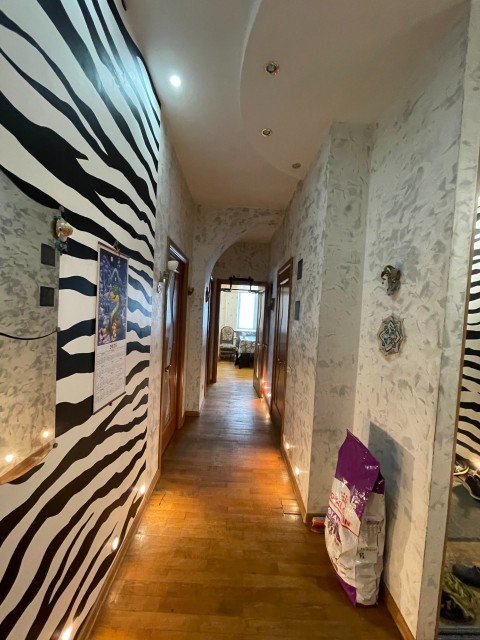 3 комн., 70 м², Инд. планировка, Центр - район пл. Орджоникидзе 11