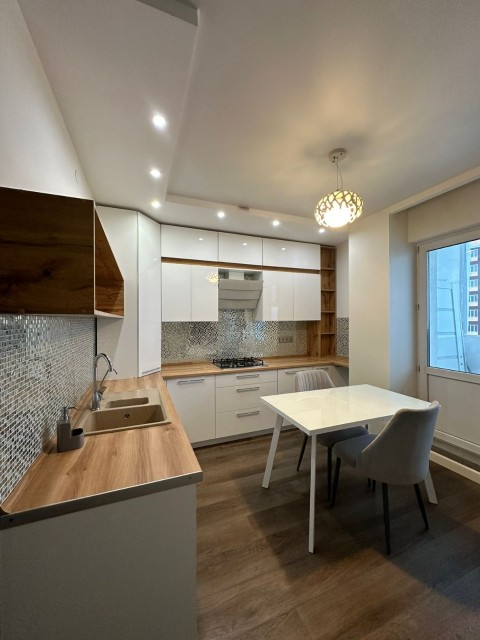 3 комн., 73 м², Монолитно-каркасный, Прометей, ЖК 2