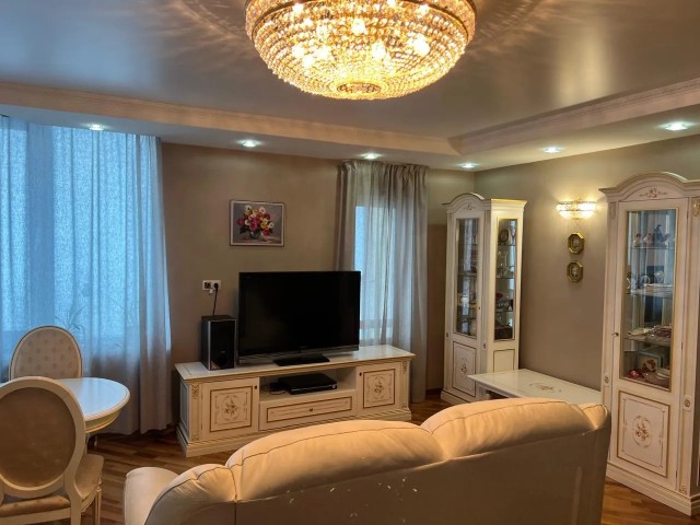 4 комн., 162 м², Монолитно-каркасный, Центр - район пл. Ленина