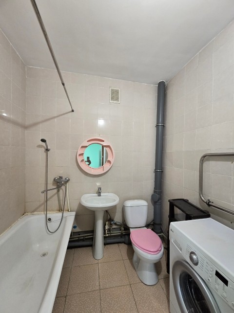 1 комн., 36 м², Блочный, Областная больница, рынок "Манньыаттаах" 3