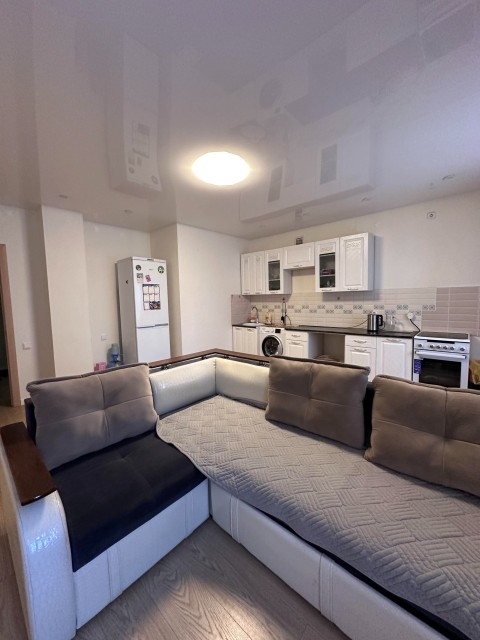 2 комн., 52 м², Монолитно-каркасный, 203 мкрн. 3