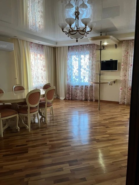 4 комн., 162 м², Монолитно-каркасный, Центр - район пл. Ленина 9